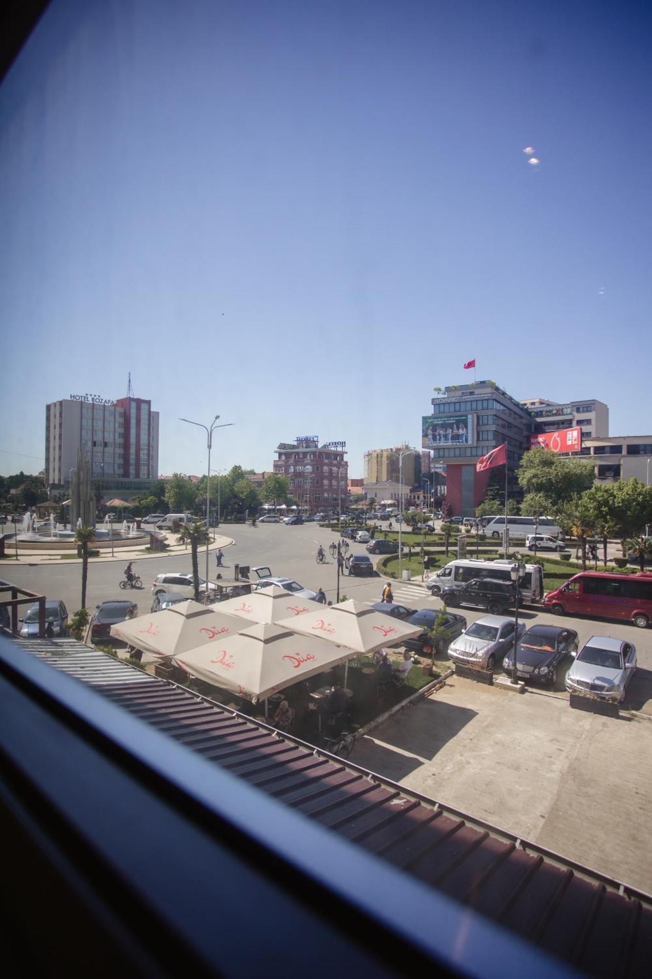 Corner Hostel Szkodra Zewnętrze zdjęcie
